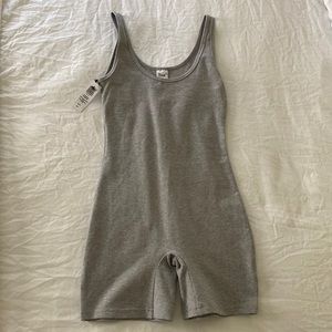 Aritzia TNA Carrera Romper